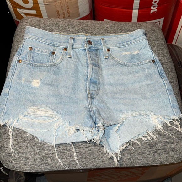 Levi 501 Shorts - Picture 1 of 3